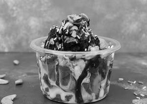 Choco Nut Sandae Icecream