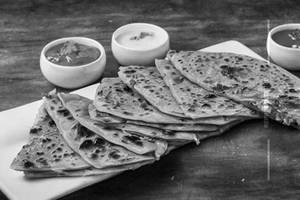 Paneer Paratha                         