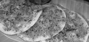 Onion Podi Uthappam 