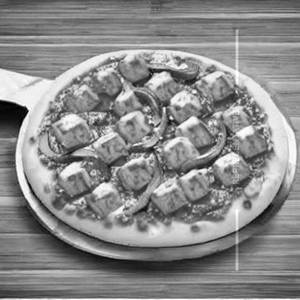 Tandoori Paneer Pizza