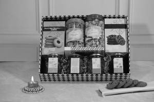 Black & White Rectangle  Tray Hamper