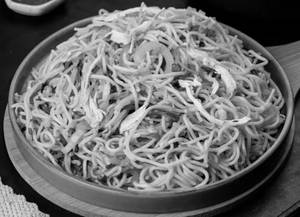 Chicken Hakka Noodles {n}