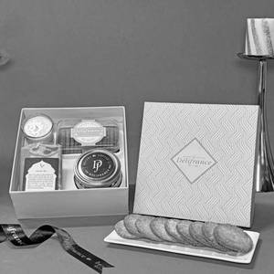 Rakhi Green Tea & Treats Assorted Box