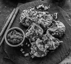 Schezwan Pan Fried Momo (5 Pcs)