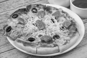 Olive Corn Capsicum Pizza 9"