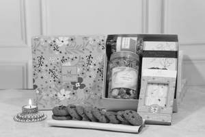 Small Peach Box  Hamper