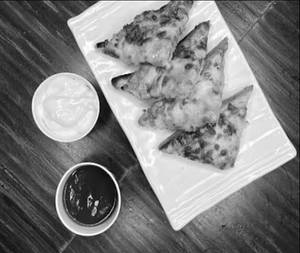 Cheese Chilli Toast {n}