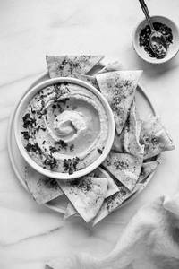 Baked Pita Crisps + Hummus
