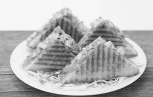 Clessic Paneer Sandwich {n}