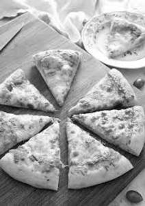 Tangy tamato onion g chilli pizza