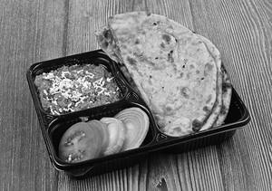Kadhai Paneer With 3 Butter Roti