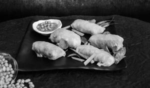 Thai fresh rice paper spring rolls with peanut sauce [5 rolls]