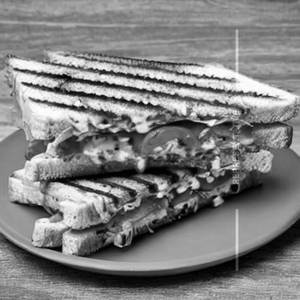Veggie grilled sandwich grilleded