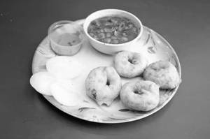 Sambhar Vada