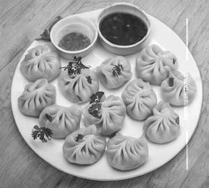 Chicken steamed momos [6 pieces]