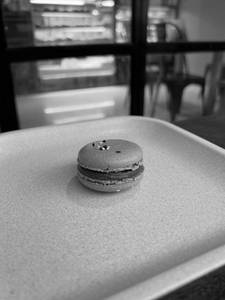 Sesame Macaron (1pc)