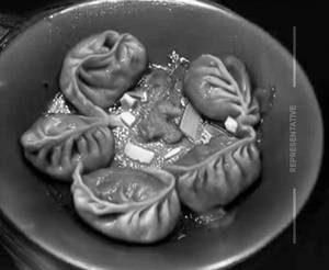 Veg chilli garlic momos