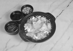 Daniels Clay Pot Vegetable Soup [Serves 2]