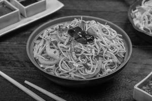 Schezwan Noodle - Veg