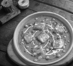 Matar paneer