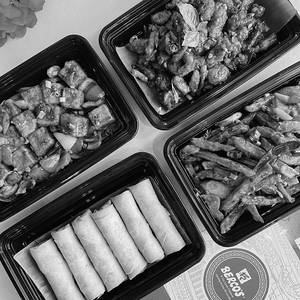 Veg Appetizers Party Box (serves 4-6)