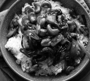 Thai Cashew Nut Veg/Chi [4Pcs With Rice Chow]