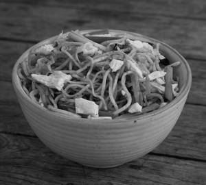 Schezwan mushroom noodles
