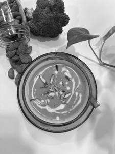 Broccoli Almond Soup