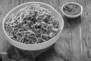 Chicken schezwan noodles  