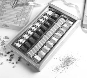 Kaju And Khoya Burfi Assorted White Box [1 Box,900 Gm]