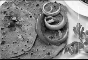 Aloo Pyaz Hari Mirch Paratha
