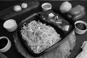 Chilli Paneer Gravy With Veg Hakka Noodles/veg Fried Rice
