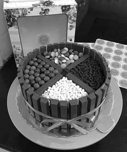 KitKat Cake [450 g]