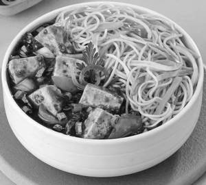Veg Noodles With Dry Chili Paneer (4 Pics) Bowls ( NO ONION GARLIC)