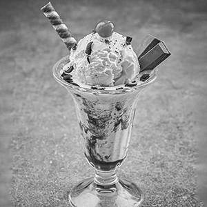 Kitkat Crunch Sundae