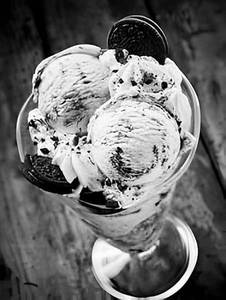Oreo Milk N Cream Sundae