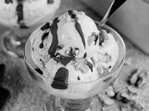 Milk N Nuts Sundae