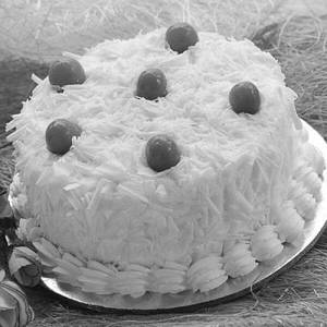 White Forest Cake [450 Grams]