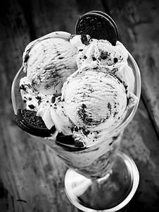 Oreo Milk Ice Cream