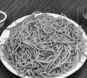 Veg hakka noodles