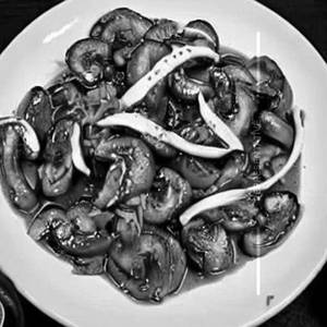 Mushroom In Butter   Garlic White Sauce