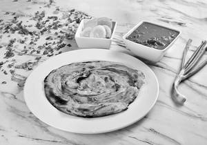 Rajma With 1 Lacha Parantha Or Butter Naan
