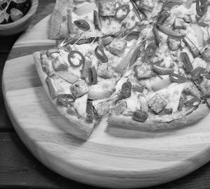 Veggie delight pizza
