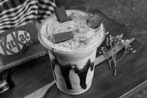 Cream Kitkat Milkshake