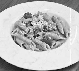 Mix sauce pasta