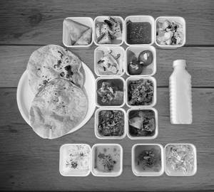 Delux gujarati thali 1 person