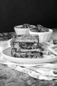 Vegetable Cheese Grilled Sandwich
