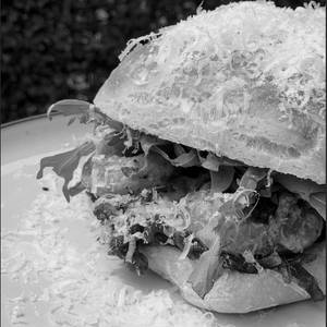 French Onion & Cheese, On Sauerteigbrotchen