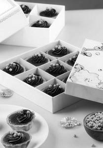 Floral Box Of 9 Mini Salted Caramel Tart