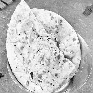 Roghni Naan (Butter Naan)